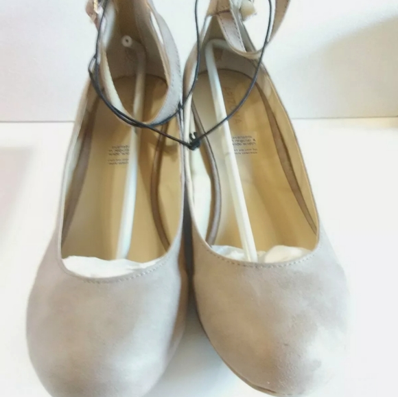 Arizona Jean Company Shoes - Beautiful Wedge Heels